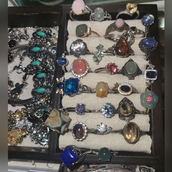 Zaysan's Live: Jewelry, bags, crystals, and more - live show and quick listings - Picture 4 of 10